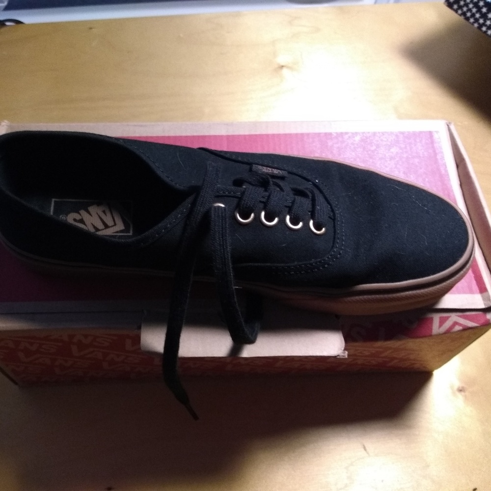 Black with Copper accents gum soled Vans Mens 7.5